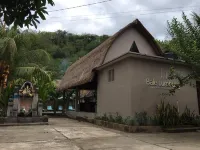 Bale Lumbung Bungalows Các khách sạn ở Nusa Penida