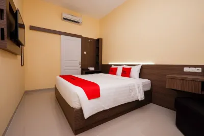 RedDoorz Plus Near Paragon Mall Semarang فنادق في سنرتال سيمارانج