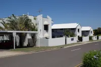 Gladstone Capricorn Apartments Hotels in Barney Point
