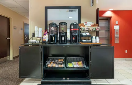 Extended Stay America Suites - Richmond - Hilltop Mall Отели рядом с достопримечательностью «Риджинал Паркс Ботаник Гарден»