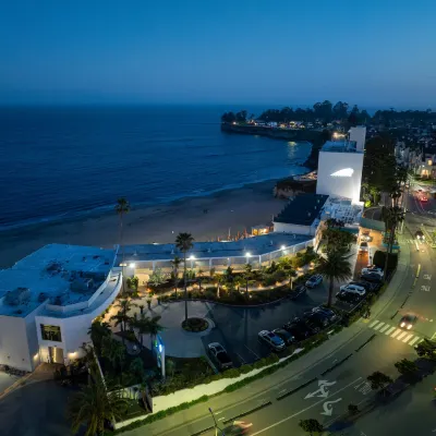 Dream Inn Santa Cruz Hotels near Board walk