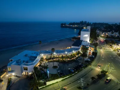 Dream Inn Santa Cruz Hotels near Om Gallery