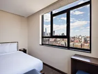 فندق أورتشارد ستريت Hotels near ملعب باروش