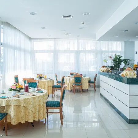 Hotel Holidays