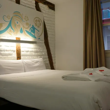 Pensión AliciaZzz Bed and Breakfast Bilbao