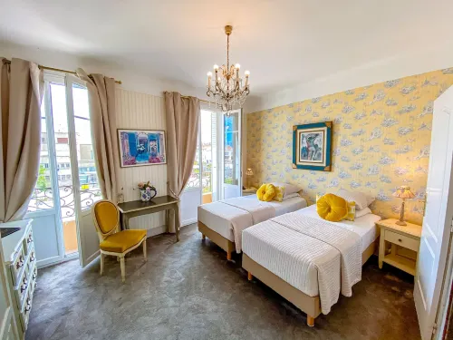 Hotel Relais du Postillon فنادق في أنتيب