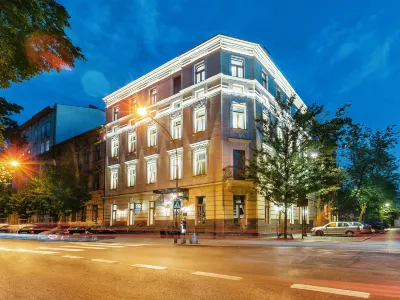 Hotel Wawel Queen Hotels near Wawel Royal Castle-State Art Collection