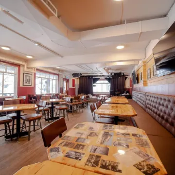 Party Hostel- Canmore Hotel Hostel