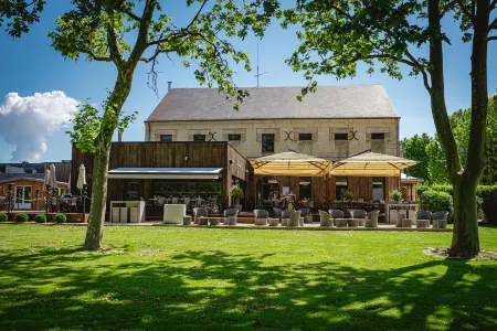 Domaine de Roiffé Отели в г. Фонтевро-Л'Абе