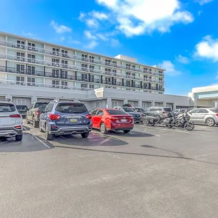 Holiday Inn Resort OCEANFRONT @ SURFSIDE BEACH by IHG