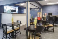 Travelodge by Wyndham Savannah Area/Richmond Hill - Lemmikkieläimet sallittu