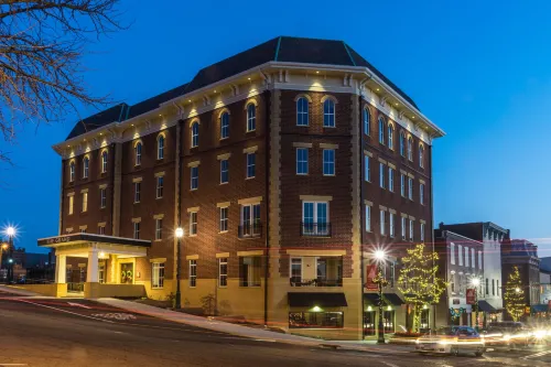The Mount Vernon Grand Hotel Hotels in Mount Vernon