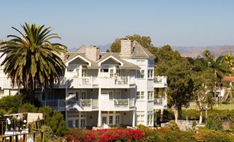 Blue Lantern Inn, A Four Sisters Inn