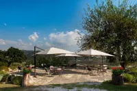 Agriturismo la Vecchia Quercia Hotels in San Mango Piemonte