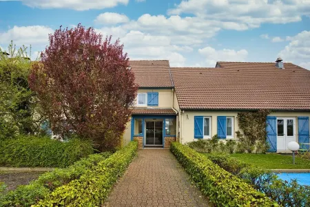 Sure Hotel by Best Western Plaisir Отели в г. Тиверваль-Гриньон