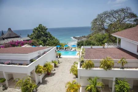 Bacolet Beach Club Отели в г. Сигнал Хилл