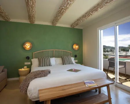 Casual Bahía Ibiza by Casual Hoteles Hotels near Sa Talaiassa
