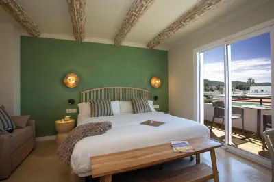 Casual Bahía Ibiza Hotel in zona Sa Pedrera de Cala D'Hort
