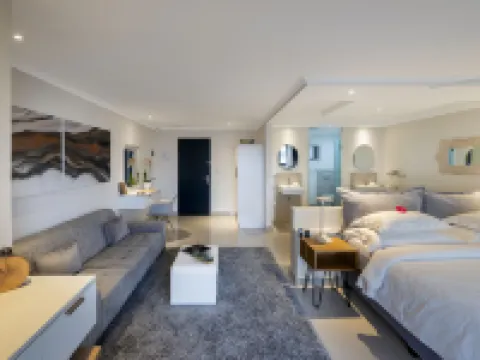 Thebloem Guest Suites by Knysna Paradise Collection โรงแรมในคินส์น่า