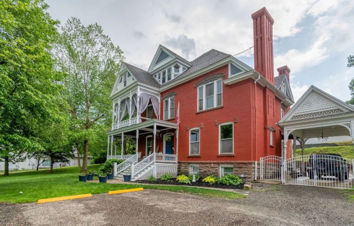 Hatch House Bed & Breakfast