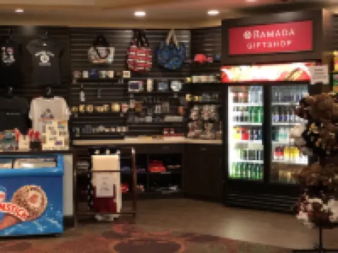 尼亞加拉瀑布/瀑布景觀華美達飯店 尼加拉瀑布住宿飯店