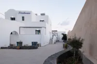 Tristhenia Hotels in der Nähe von Strand Perissa
