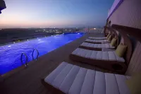 Carnelian Muscat - Airport Hotel - Rooftop Pools