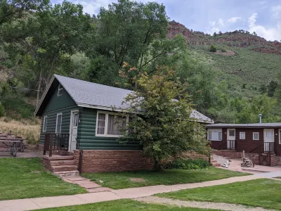 Stone Mountain Lodge Отели в г. 