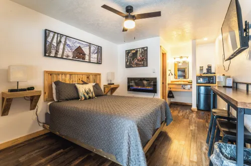 Alpine Lodge Hotel Hotels in Cascade