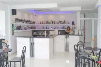 Hilltop - bar