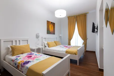 B&B Marina di Ortigia Отели рядом с достопримечательностью «Latomia del Paradiso»