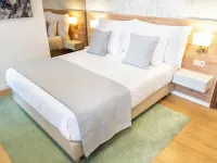 Casa Dona Edite Guesthouse Douro Hotels in Alijo