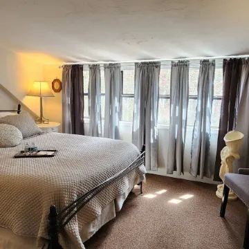 Lily Creek Lodge