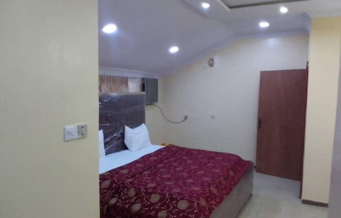 House - Sleeps 6 & Free Parking
