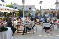 One to One Hotel & Apartments - piscina