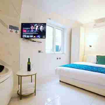 Lumiere Luxe Suites Rooms