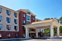 Holiday Inn Express & Suites BILOXI- OCEAN SPRINGS by IHG Hotels in Saint Martin