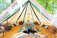 Hollington Park Glamping Hotels in Kintbury