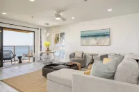 Oceanfront in la Jolla Steps to Beach Shops Dining Dawn Patrol by AvantStay
