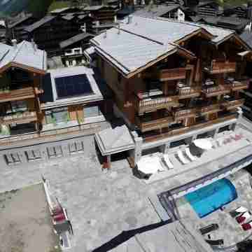 Alpenhotel Fleurs de Zermatt Hotel Exterior