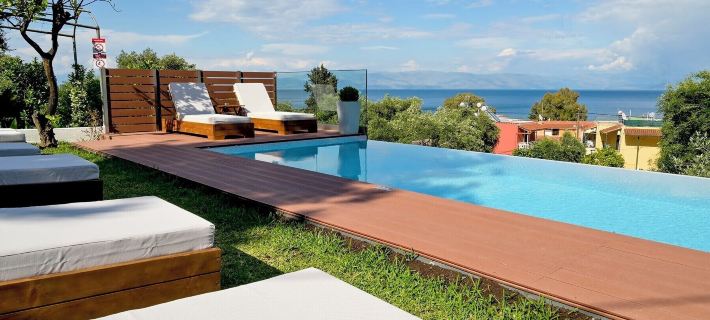 Gina Studios Hotels in Achillii