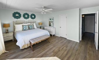 On the Beach - 2 Br Townhouse by RedAwning