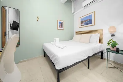 Room 9 Sleek & Serene Stay in San Juan