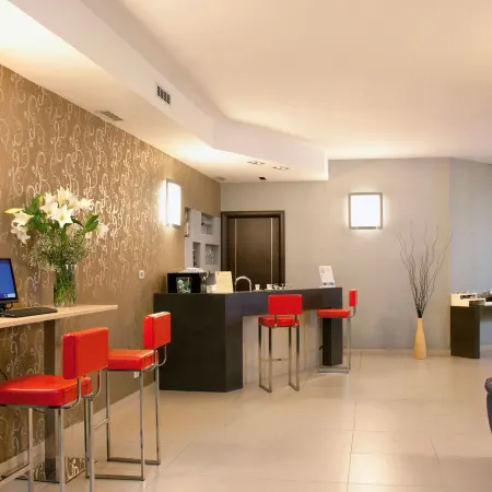 Napolit'Amo Hotel Medina Отели рядом с достопримечательностью «Порт Моло-Беверелло»