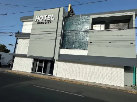 Hotel pool city Отели в г. Blanco