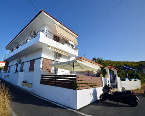Koukounari Rooms Hotel a Angistri