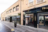 Manhattan Luxury Suites Hotels in Bradford