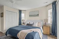 Luxe Sound & Beach Views, Beach Access, Pool, Linens Included!