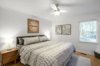 Tranquil Cary Hideaway- Mins to Downtown/Wake Med/NC State ...Newly Furnished!