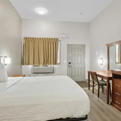 Edison Motor Lodge Hotels near BAPS Shri Swaminarayan Mandir, Edison